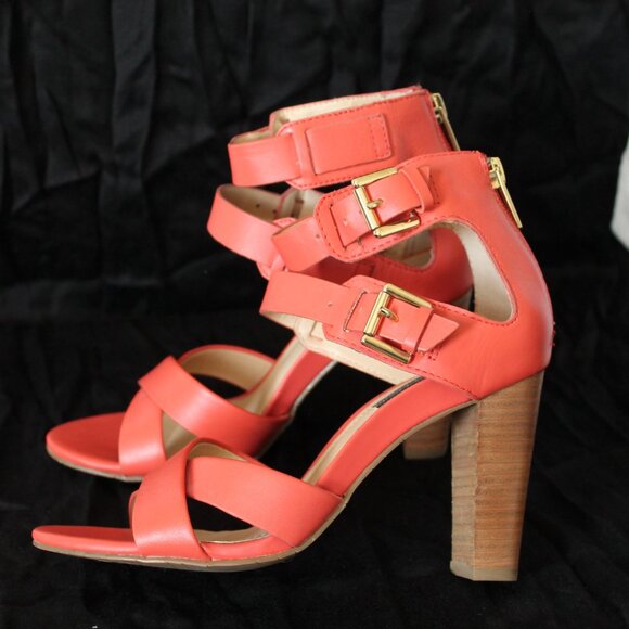 6.5 US, vibrant peach sandal heels. - Picture 3 of 4